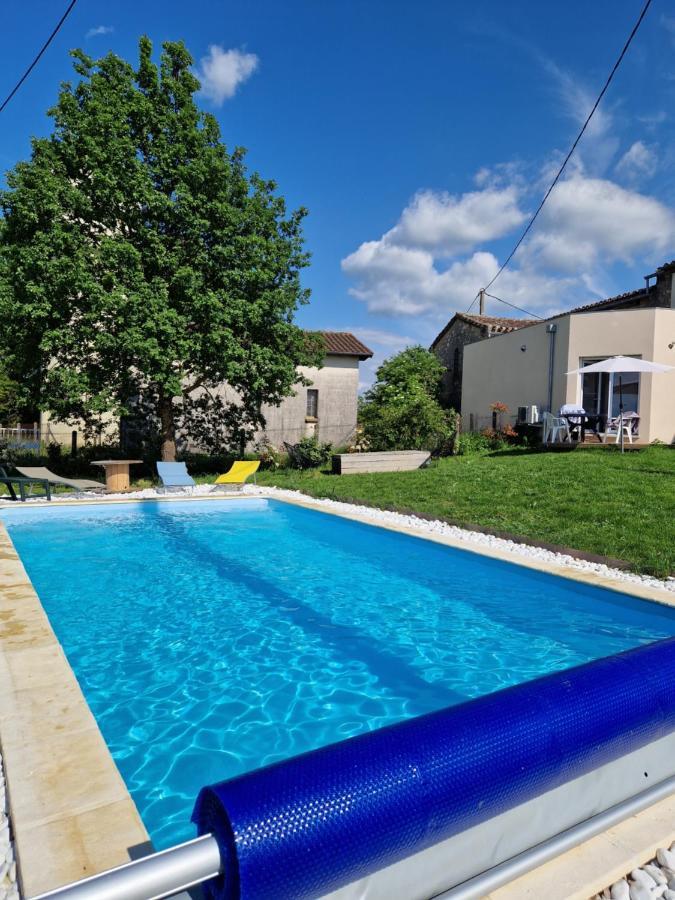 Gite Le Saint Benoit Lamillarié Eksteriør billede